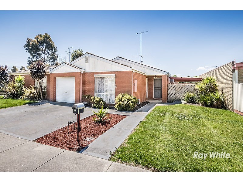 11 Orlit Close, Cranbourne North VIC 3977