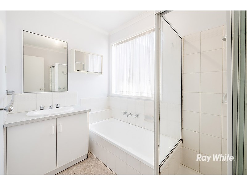 11 Orlit Close, Cranbourne North VIC 3977