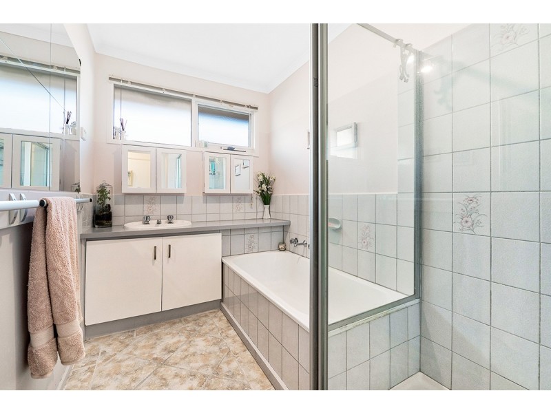 36 Willora Crescent, Cranbourne West VIC 3977