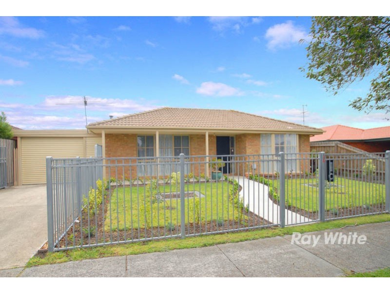 134 Courtenay Avenue, Cranbourne North VIC 3977