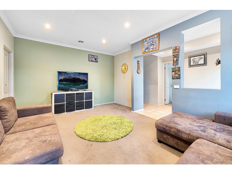 52 Majestic Boulevard, Cranbourne VIC 3977