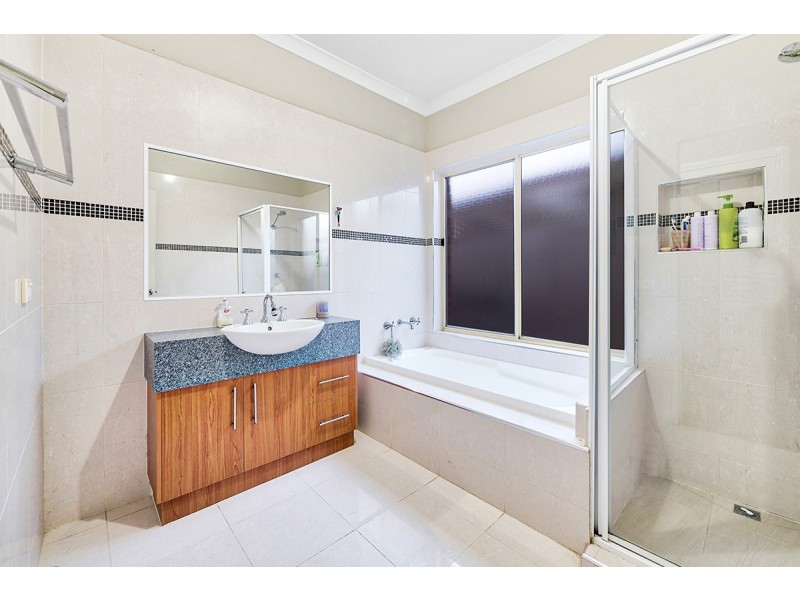 52 Majestic Boulevard, Cranbourne VIC 3977