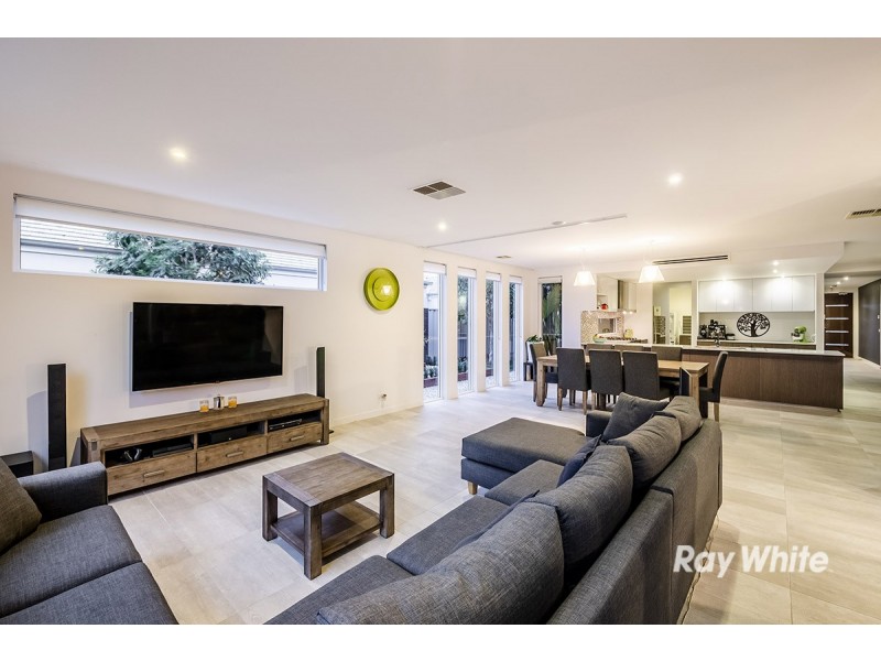 16 Worthington Blvd, Pakenham VIC 3810