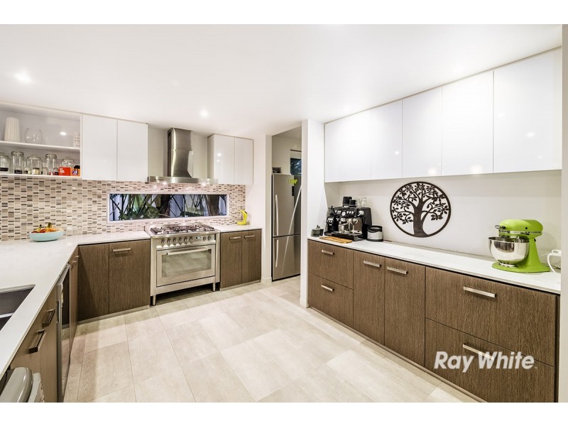 16 Worthington Blvd, Pakenham VIC 3810