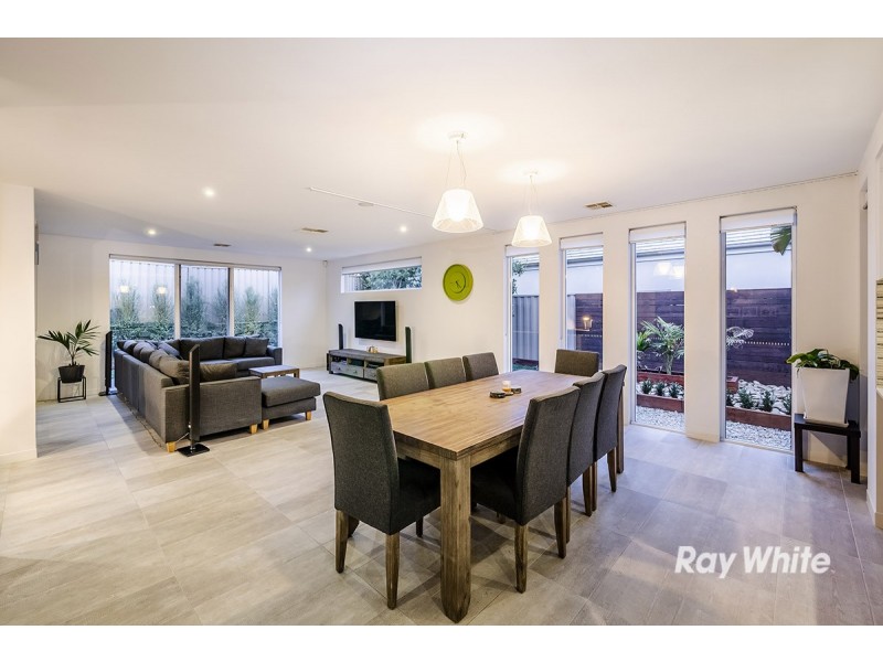 16 Worthington Blvd, Pakenham VIC 3810