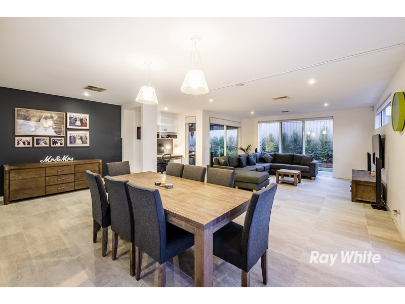 16 Worthington Blvd, Pakenham VIC 3810