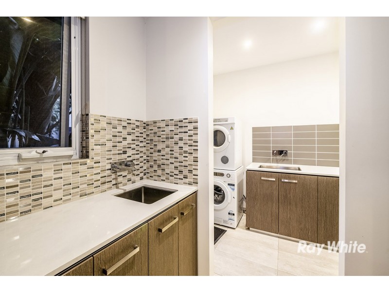 16 Worthington Blvd, Pakenham VIC 3810