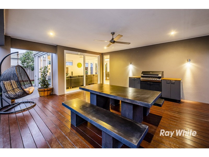 16 Worthington Blvd, Pakenham VIC 3810