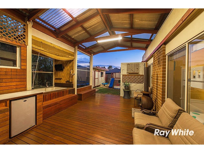 15 Nandaly Place, Cranbourne West VIC 3977