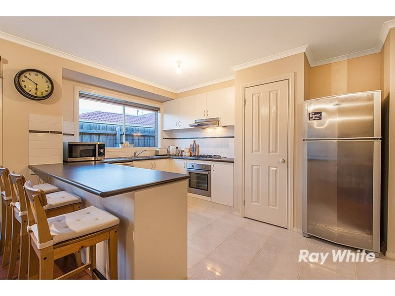 15 Nandaly Place, Cranbourne West VIC 3977