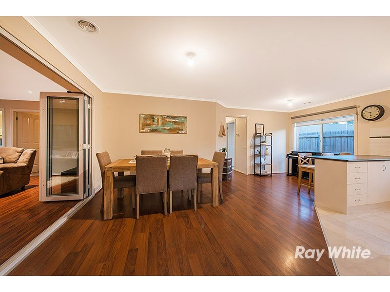 15 Nandaly Place, Cranbourne West VIC 3977