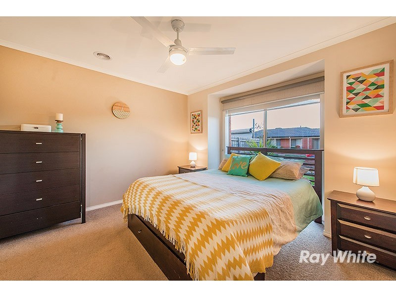 15 Nandaly Place, Cranbourne West VIC 3977