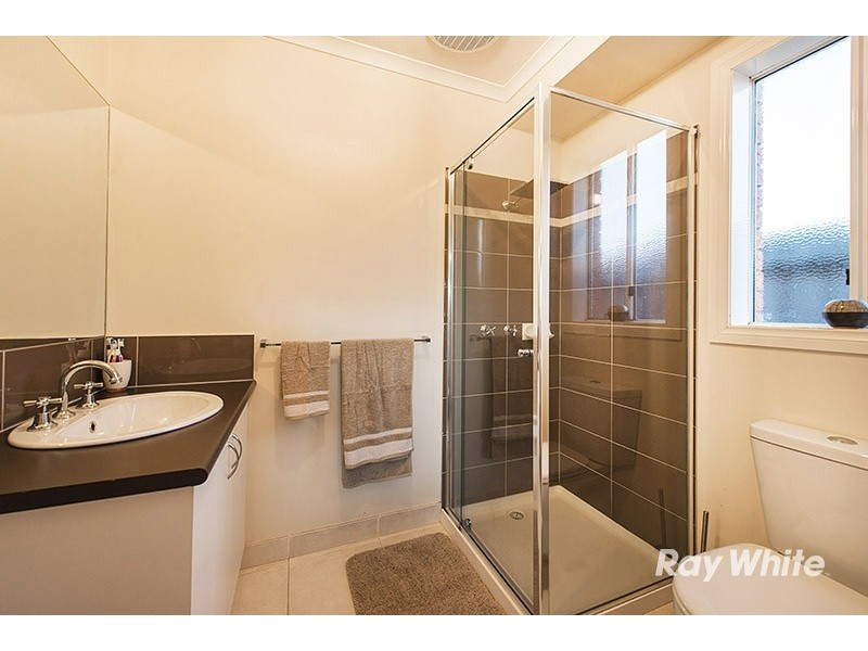 15 Nandaly Place, Cranbourne West VIC 3977