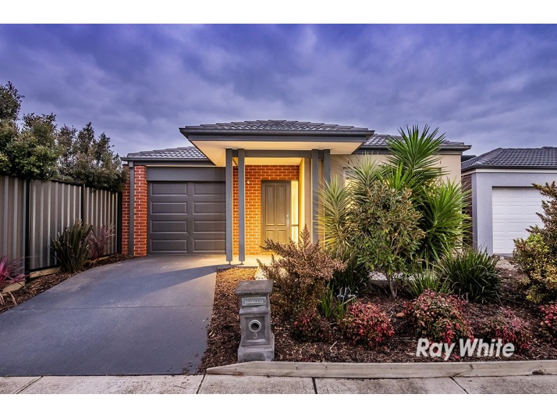 3 Camolina Way, Clyde North VIC 3978