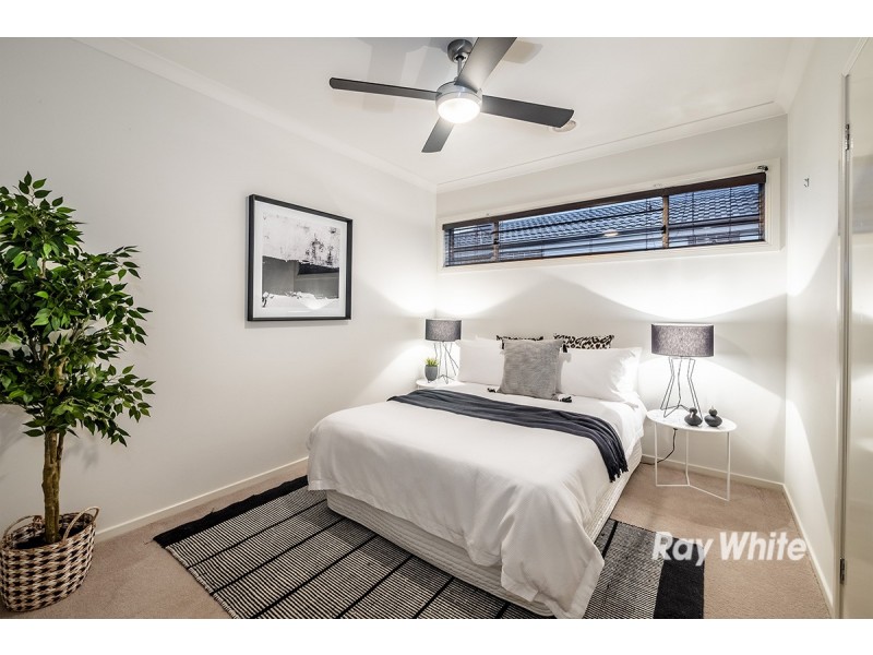 3 Camolina Way, Clyde North VIC 3978
