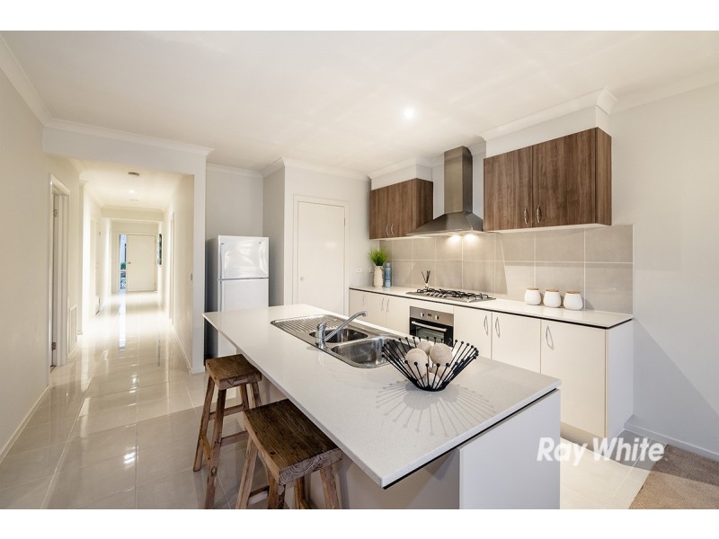 3 Camolina Way, Clyde North VIC 3978