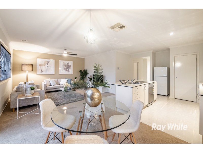 3 Camolina Way, Clyde North VIC 3978