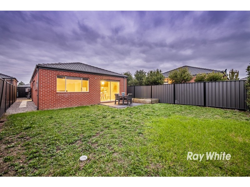 3 Camolina Way, Clyde North VIC 3978
