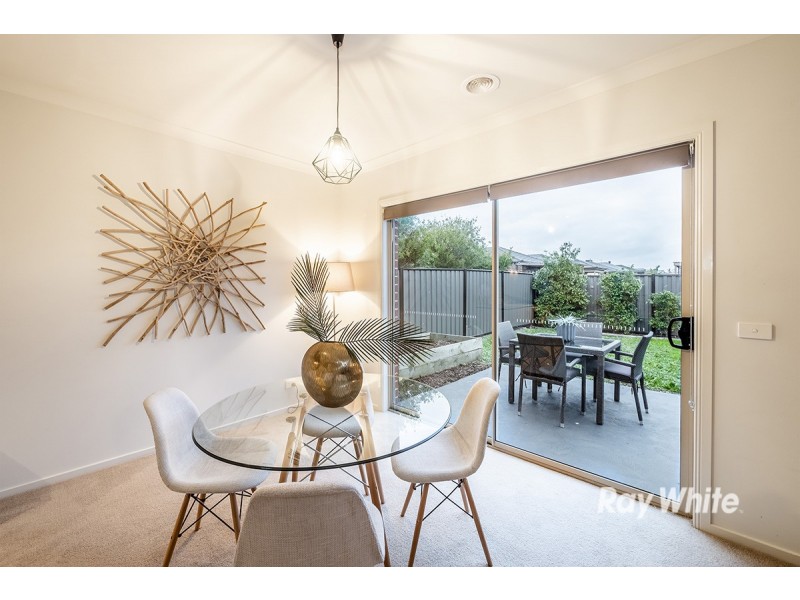 3 Camolina Way, Clyde North VIC 3978