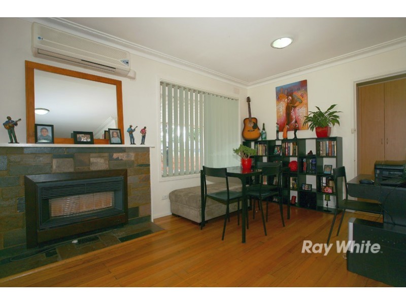 9 Cranbourne Drive, Cranbourne VIC 3977