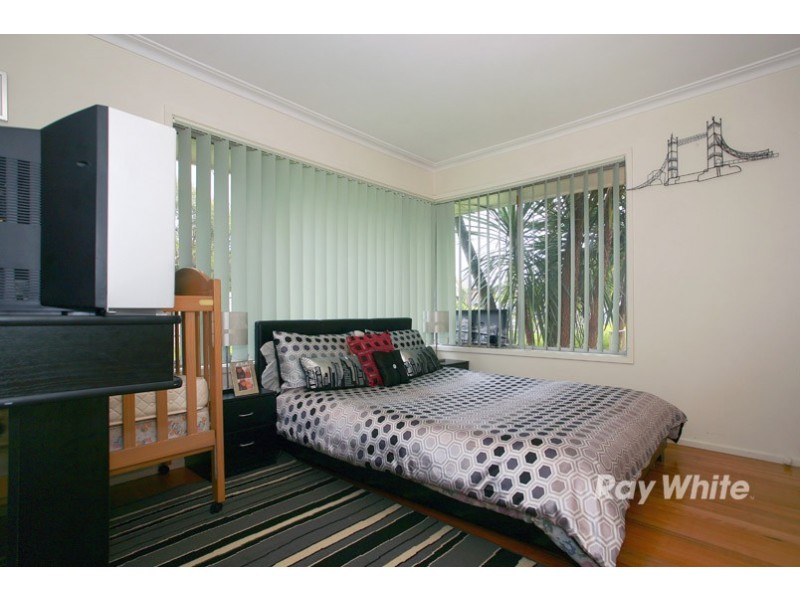 9 Cranbourne Drive, Cranbourne VIC 3977