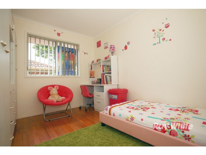 9 Cranbourne Drive, Cranbourne VIC 3977