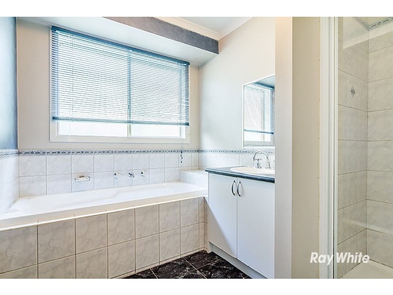 12 Nerrena Rise, Cranbourne West VIC 3977