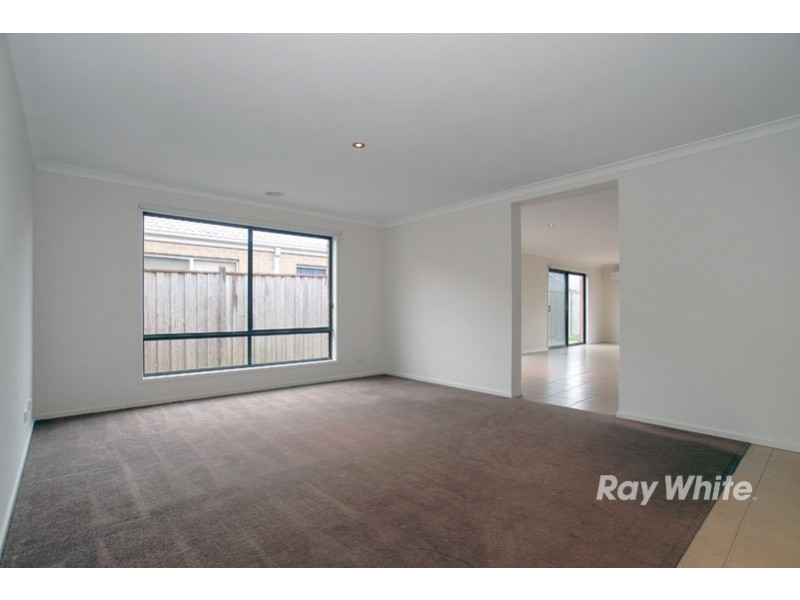 19 Locky Grove, Lyndhurst VIC 3975