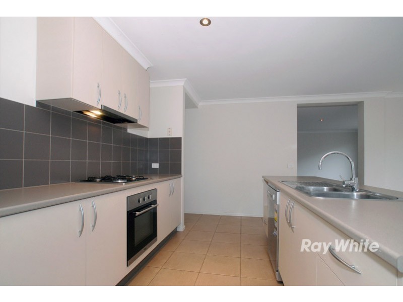 19 Locky Grove, Lyndhurst VIC 3975