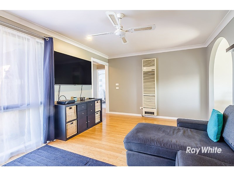 1 Caroline Crescent, Cranbourne West VIC 3977