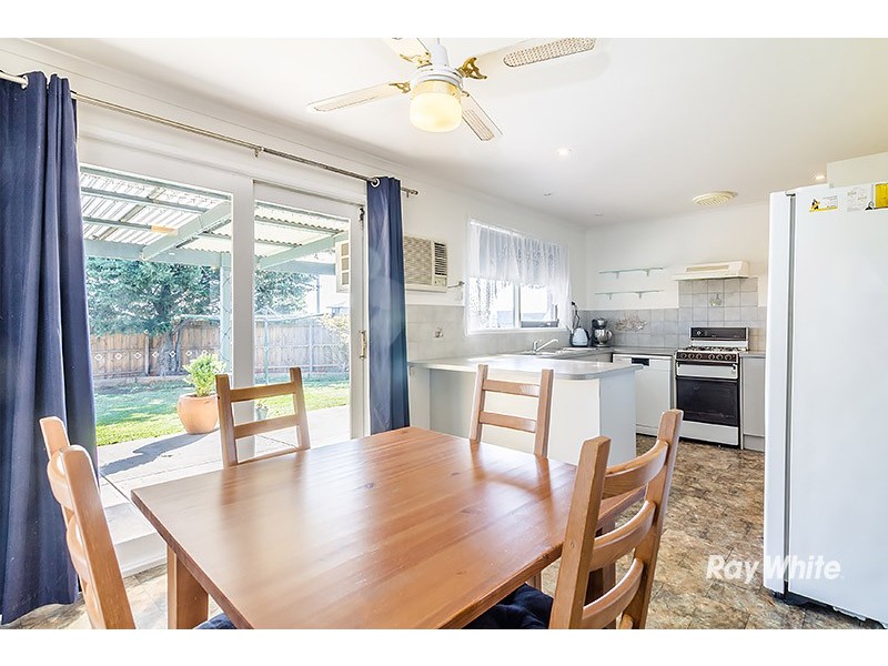 1 Caroline Crescent, Cranbourne West VIC 3977