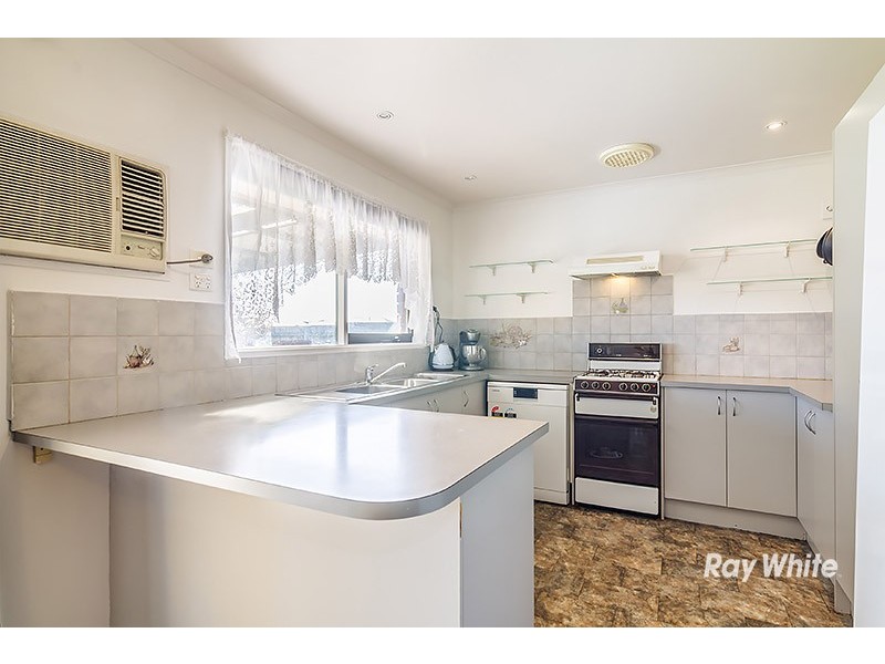1 Caroline Crescent, Cranbourne West VIC 3977