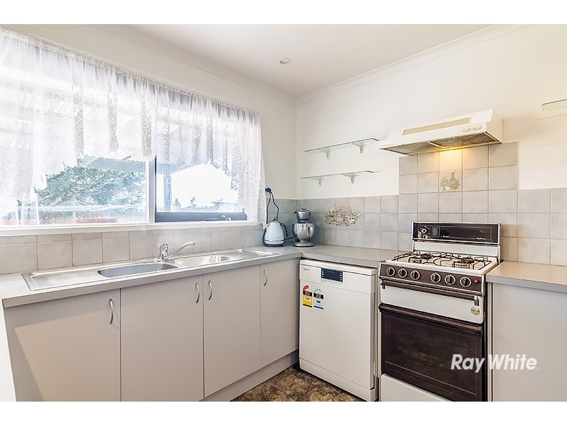 1 Caroline Crescent, Cranbourne West VIC 3977