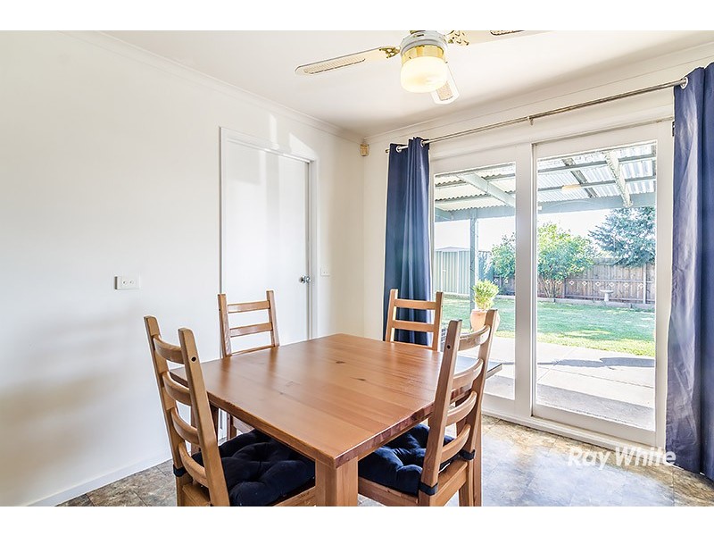 1 Caroline Crescent, Cranbourne West VIC 3977