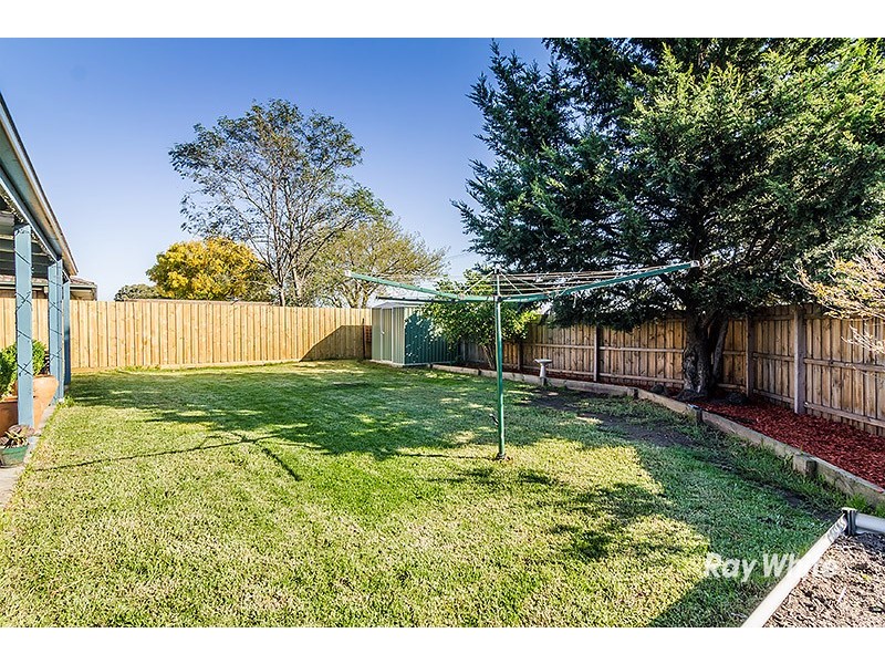 1 Caroline Crescent, Cranbourne West VIC 3977