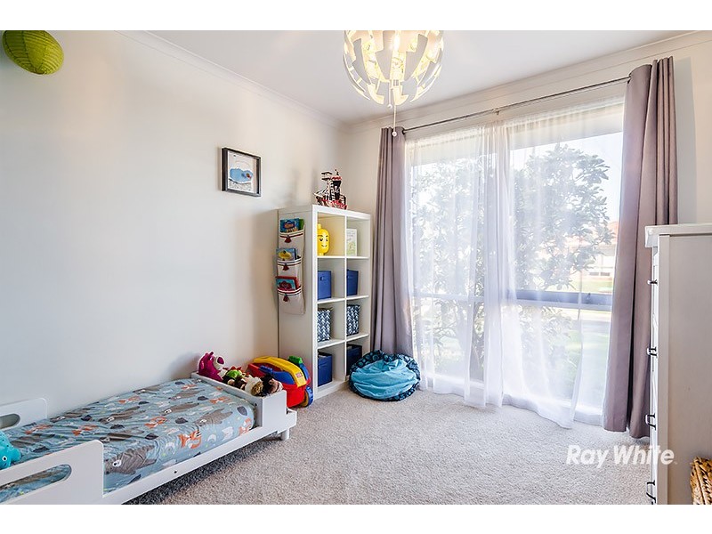 1 Caroline Crescent, Cranbourne West VIC 3977