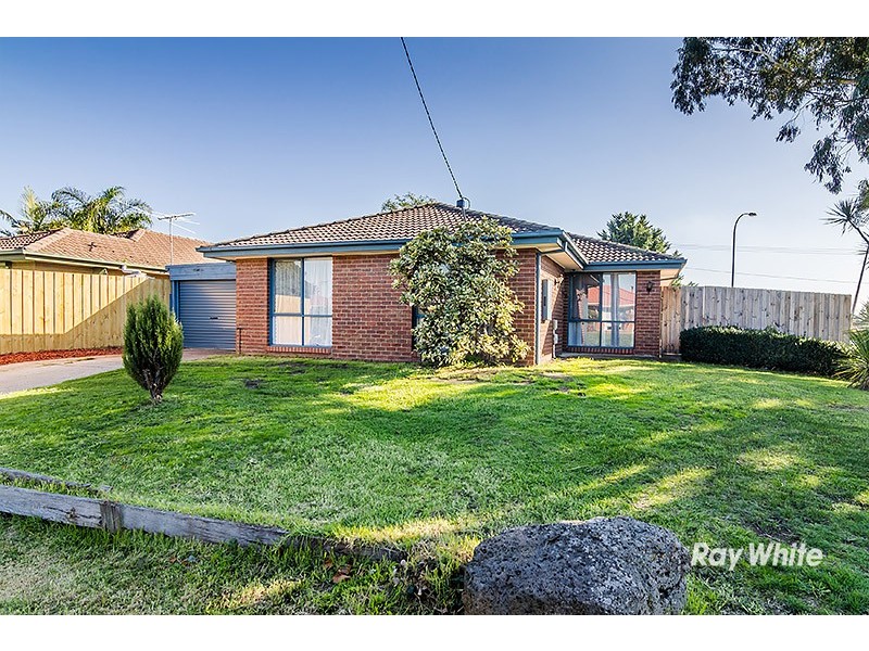 1 Caroline Crescent, Cranbourne West VIC 3977