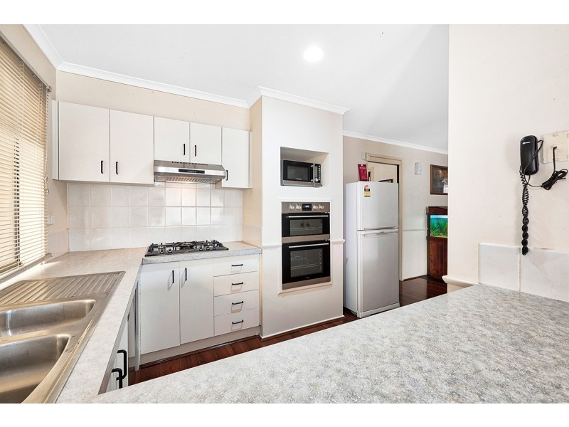 9 Daphne Way, Cranbourne North VIC 3977