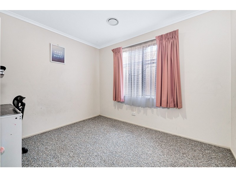 9 Daphne Way, Cranbourne North VIC 3977