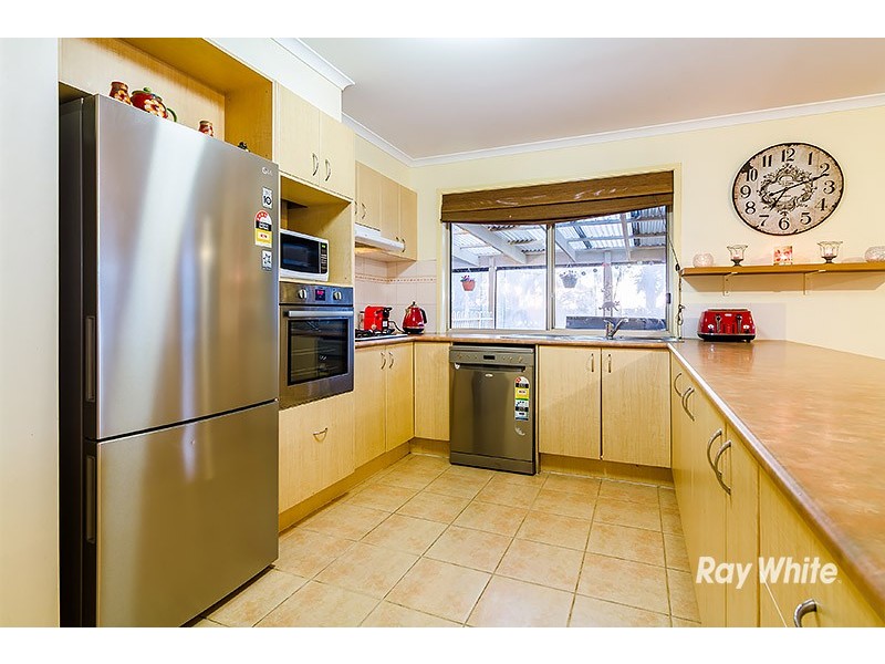 102 Harrington Drive, Narre Warren South VIC 3805