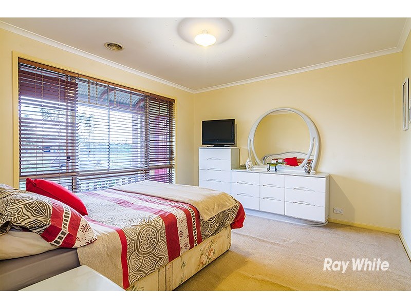102 Harrington Drive, Narre Warren South VIC 3805