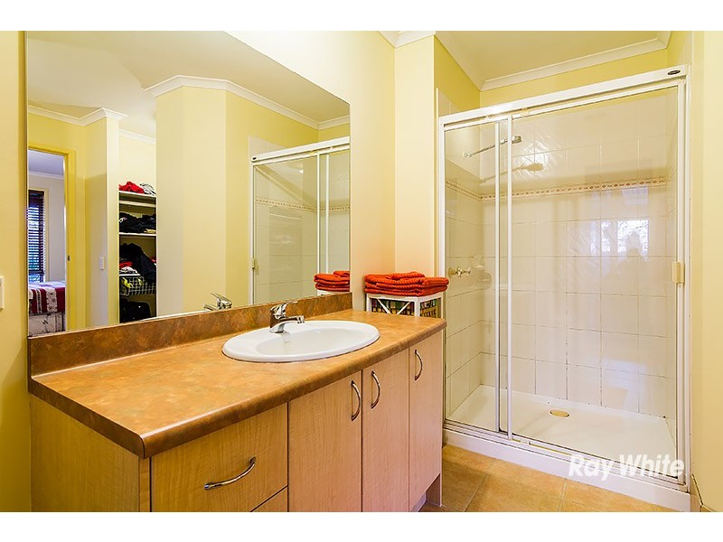 102 Harrington Drive, Narre Warren South VIC 3805