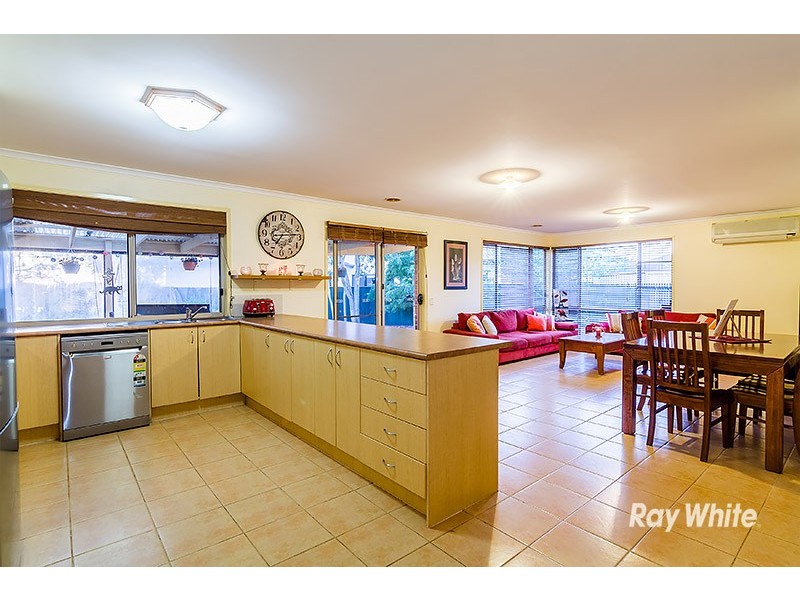 102 Harrington Drive, Narre Warren South VIC 3805