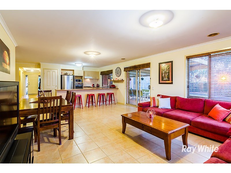 102 Harrington Drive, Narre Warren South VIC 3805