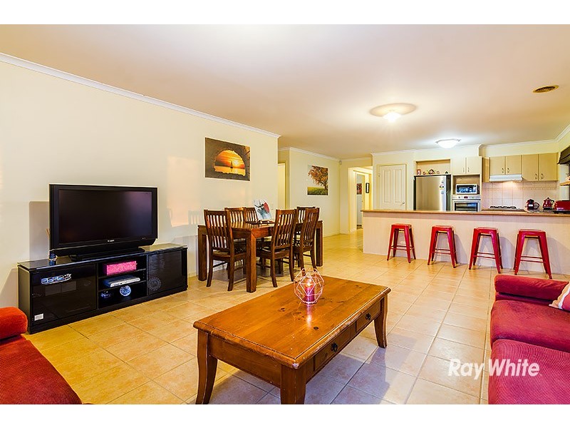 102 Harrington Drive, Narre Warren South VIC 3805