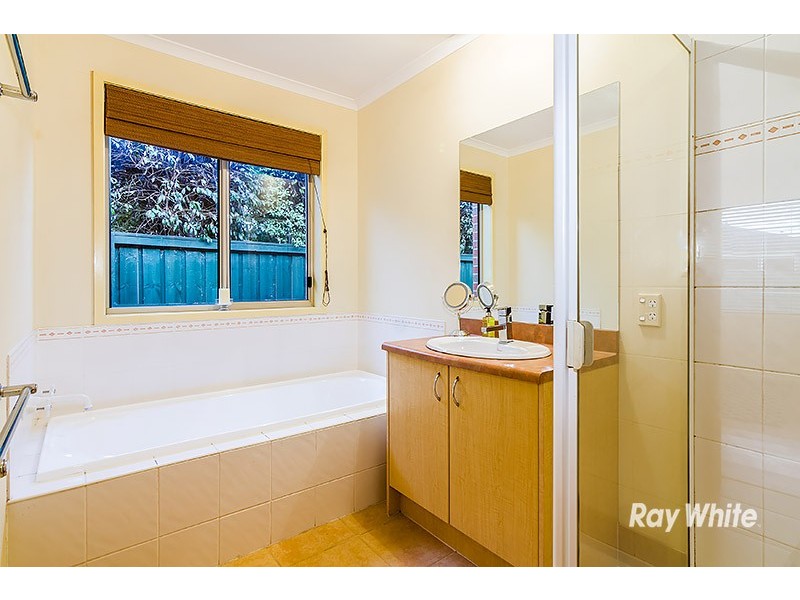 102 Harrington Drive, Narre Warren South VIC 3805
