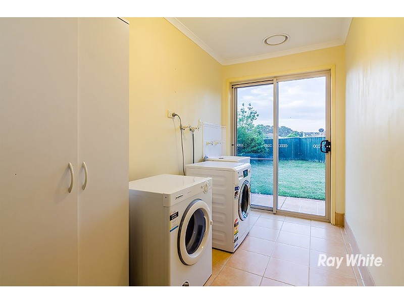 102 Harrington Drive, Narre Warren South VIC 3805