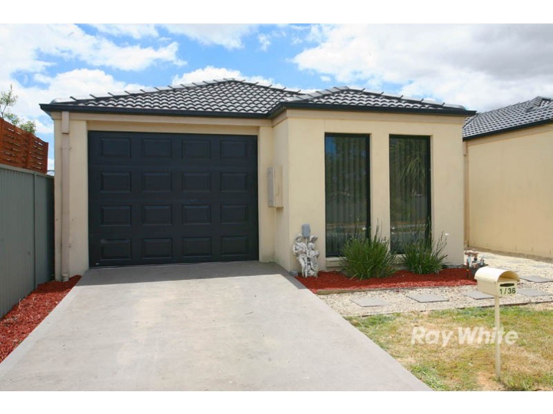 1/36 Greenaway Terrace, Cranbourne East VIC 3977