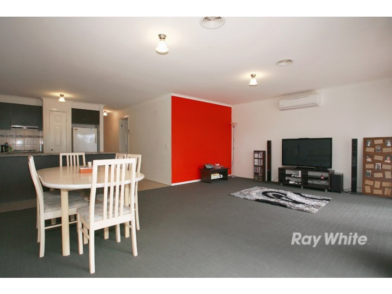 1/36 Greenaway Terrace, Cranbourne East VIC 3977