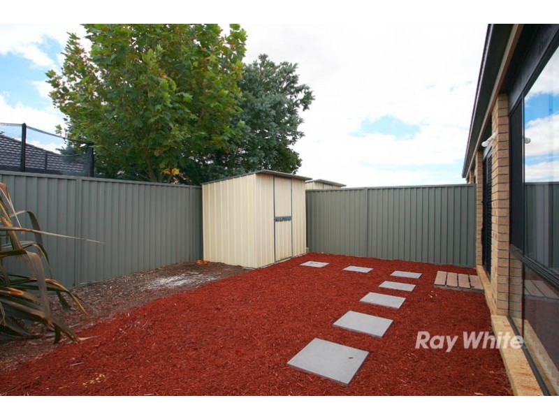 1/36 Greenaway Terrace, Cranbourne East VIC 3977